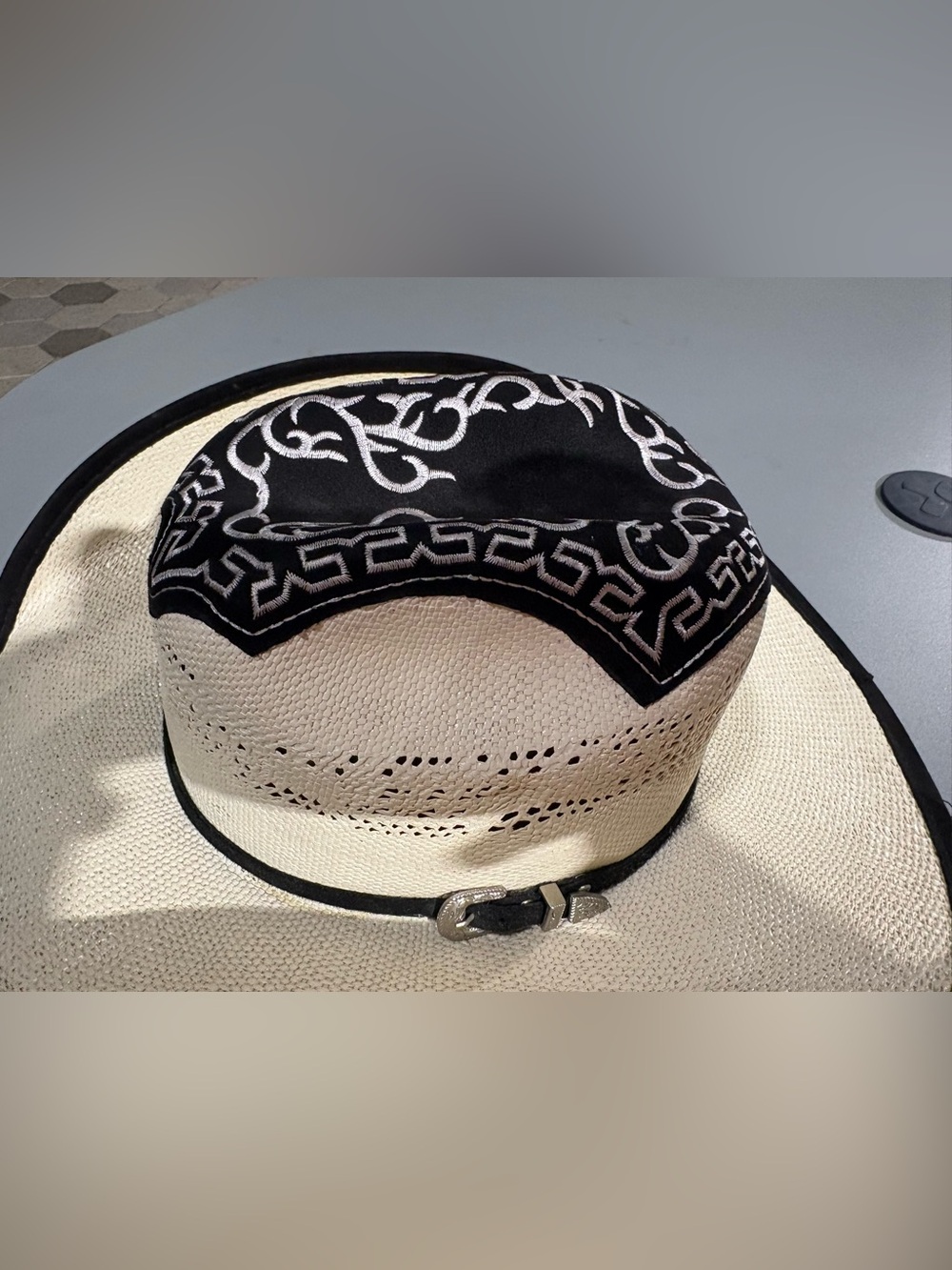 WE- Made in Mexico Two-Tone Cowboy Hat - Cream & Black - Picture 8 of 8